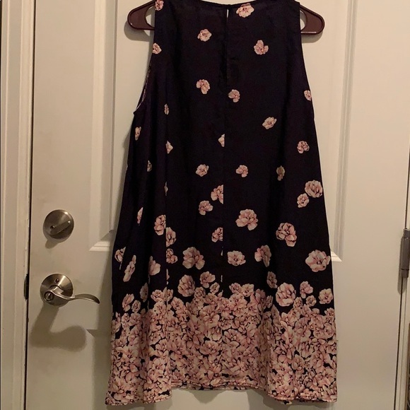 Dress - Picture 3 of 5